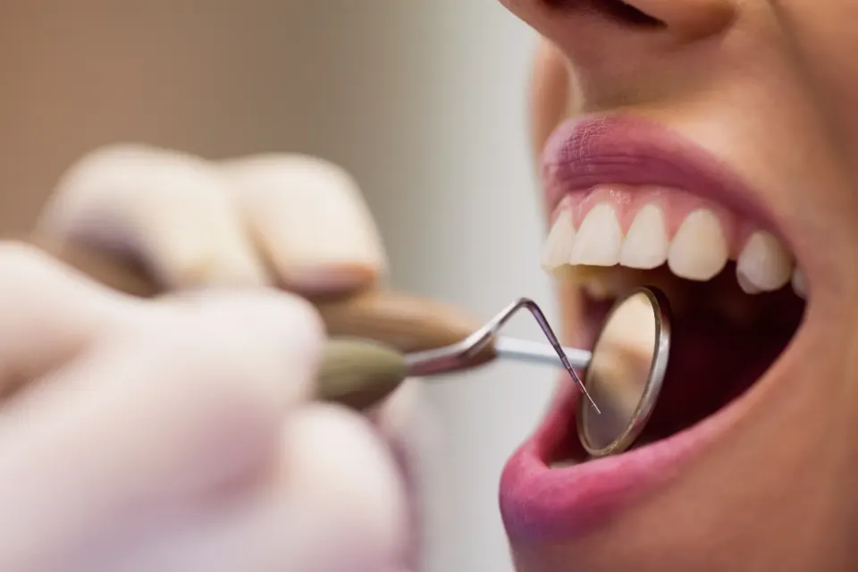 Lifestyle factors affecting tooth loss risk at Dental World Longwood